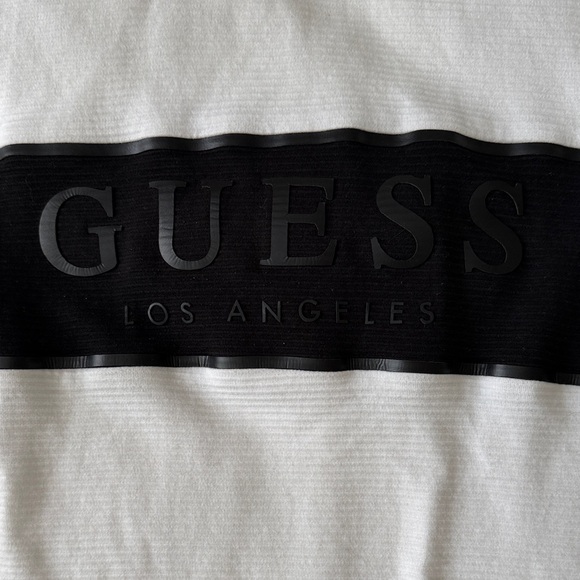 Guess Men’s White and Black Short Sleeve Tee XL - Picture 5 of 7